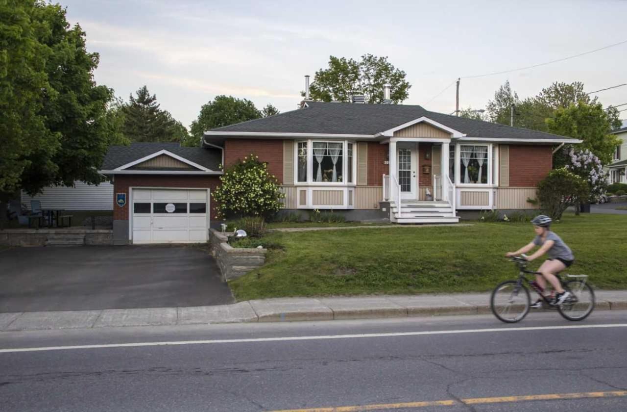 L'Octogone Coaticook Ngoại thất bức ảnh